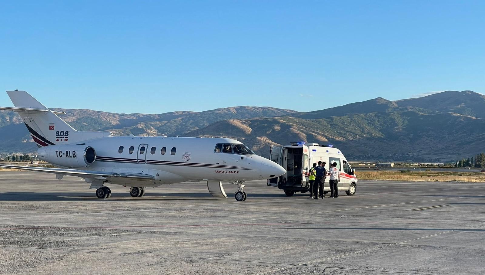 ambulans ucak astim hastasi icin havalandi R8VhzCU2