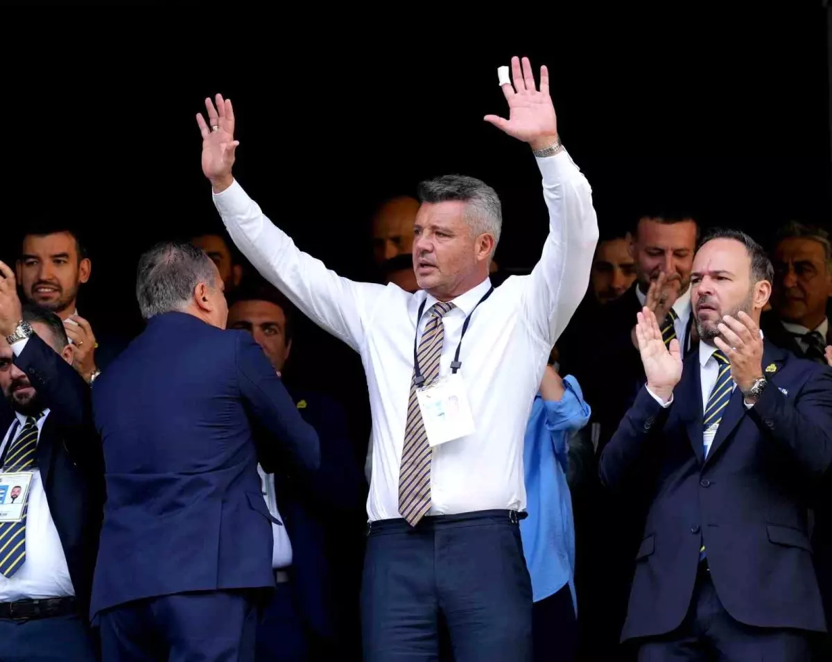 fenerbahcede sadettin saran coskusu TpIZIwqk