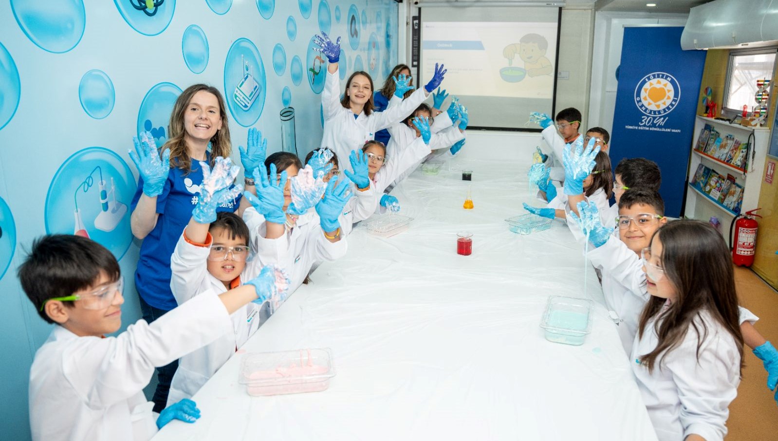 imcd dort yilda 4 bini askin cocuga bilim sevgisi asilandi 2qEILSpF