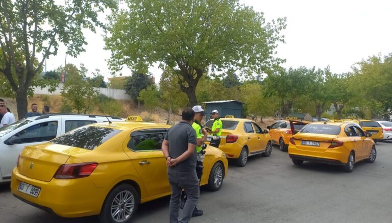 alanyada taksinin carptigi elektrikli bisikletin surucusu oldu Ufxydcpz.jpg