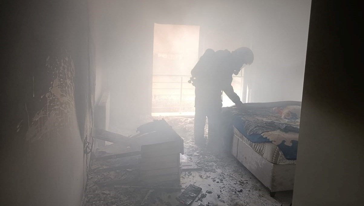 arsuzda bir ev alevlere teslim oldu LKZbDQxV.jpg