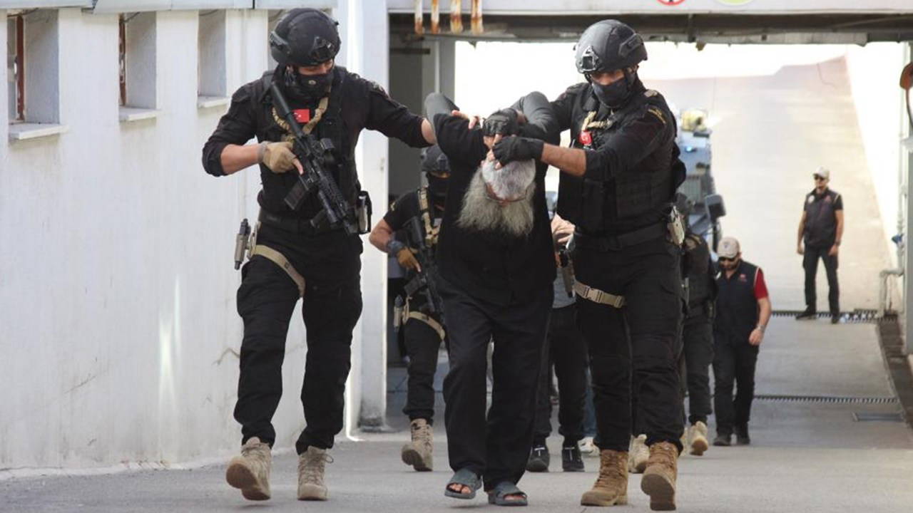 isidin tutuklanan turkiye emiri mahmut ozden yaslandim artik bunlarla isim yok 5mV2lkJS.jpg