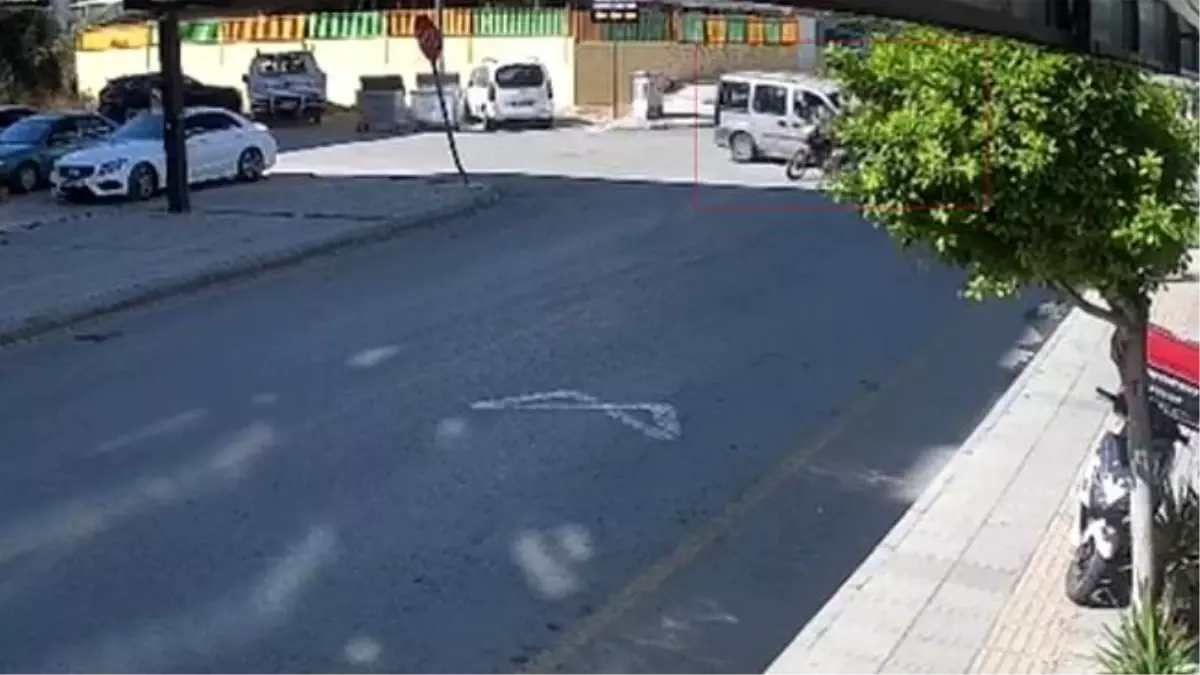 mersinde motosiklet kazasi 2si cocuk 4 yarali iDyZUlyi.jpg