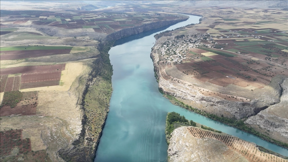 mo 3000 yillik izler bulunuyor kizilin kanyonu guzelligi ile buyuluyor uy3uYIuV.jpg