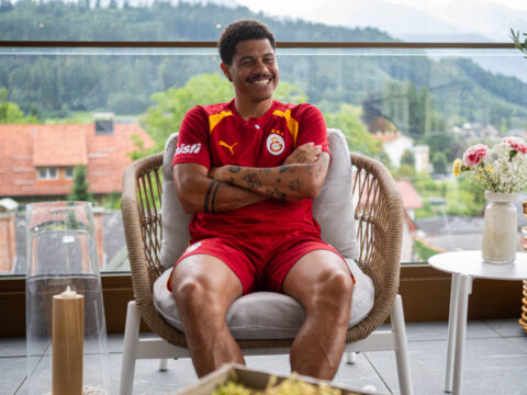 Galatasarayda oynuyor ama hayali baska hangi lige gitmek istedigini acikladi zbLB5VEn